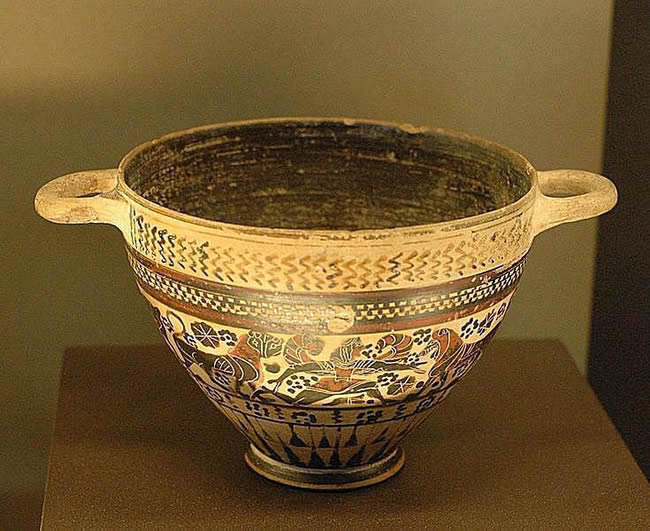 Protocorinthian skyphos with winged genius and animals, ca. 625&ndash;600 BC.