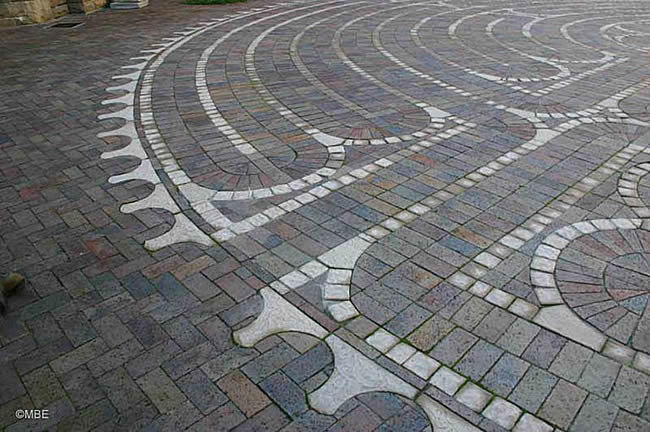 Abstract Art Painting idea labyrinth