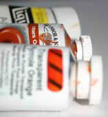 Mixing brands of acrylic paint