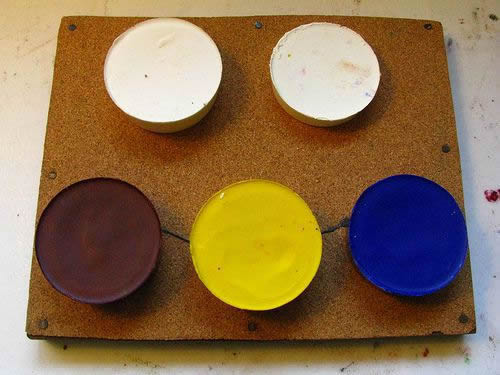 How to make encaustic paint