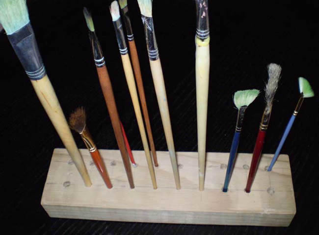 Paint brush organizer