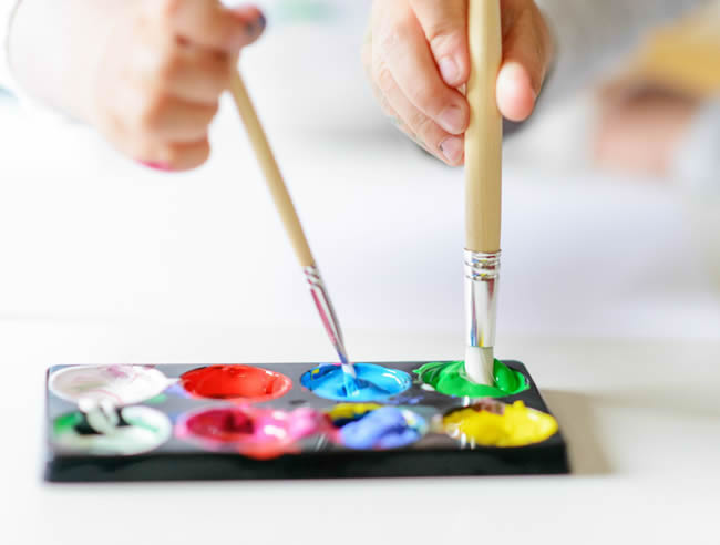 Vibrant gouache color set in double use