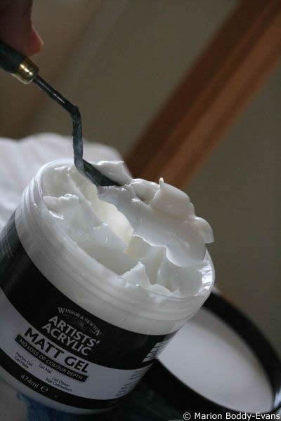 Matte acrylic texture paste
