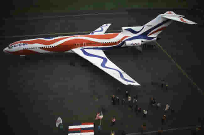 Alexander Calder painted airplane